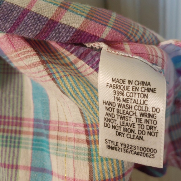 Guess button up, floral lacing on shoulders. Cute - Picture 5 of 5